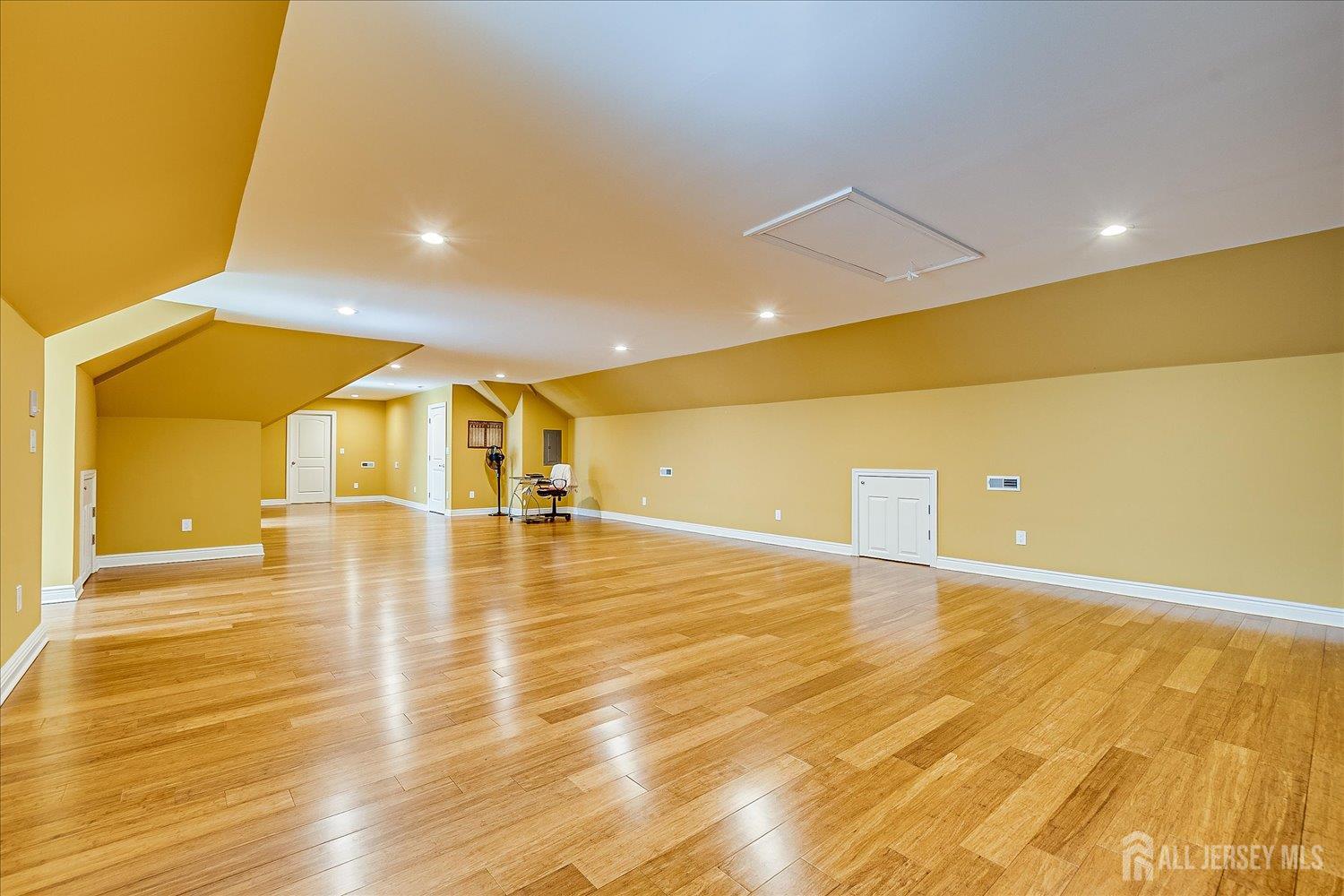 87 Ellmyer Road, Edison, NJ, 08820