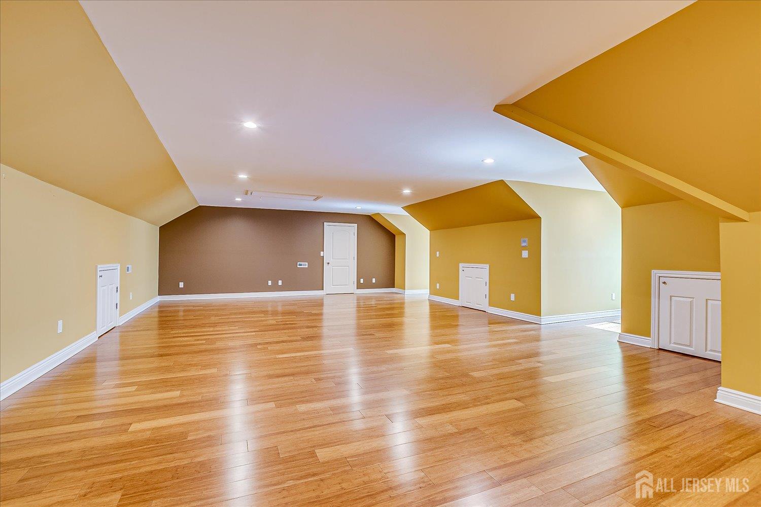 87 Ellmyer Road, Edison, NJ, 08820