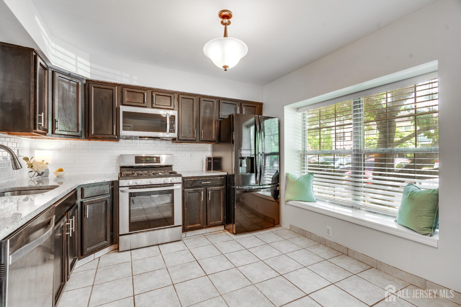 362 Aldeburgh Avenue, Franklin Twsp NJ 08873 - View 4
