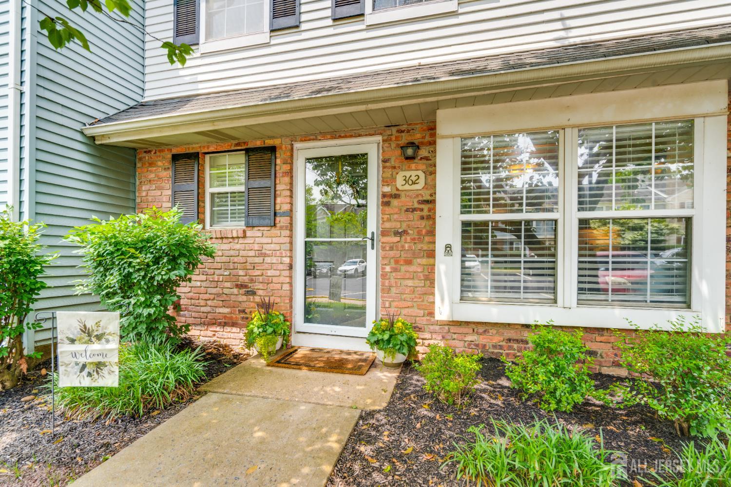 362 Aldeburgh Avenue, Franklin Twsp NJ 08873 - View 2