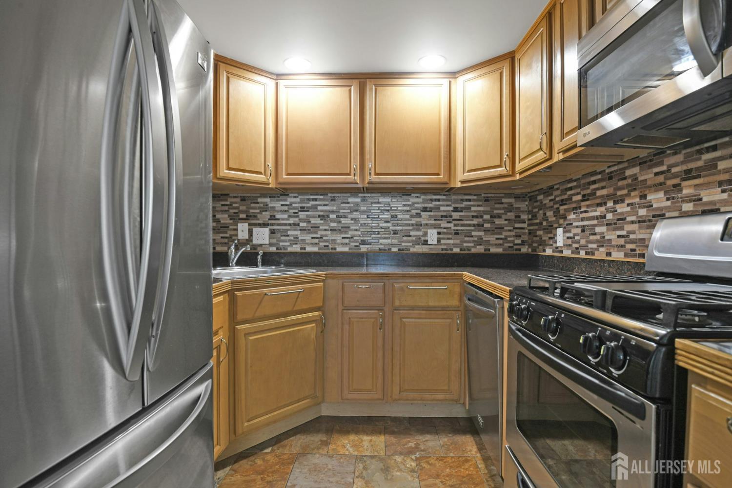 385 Shoreland Circle, Old Bridge NJ 08879 - View 5