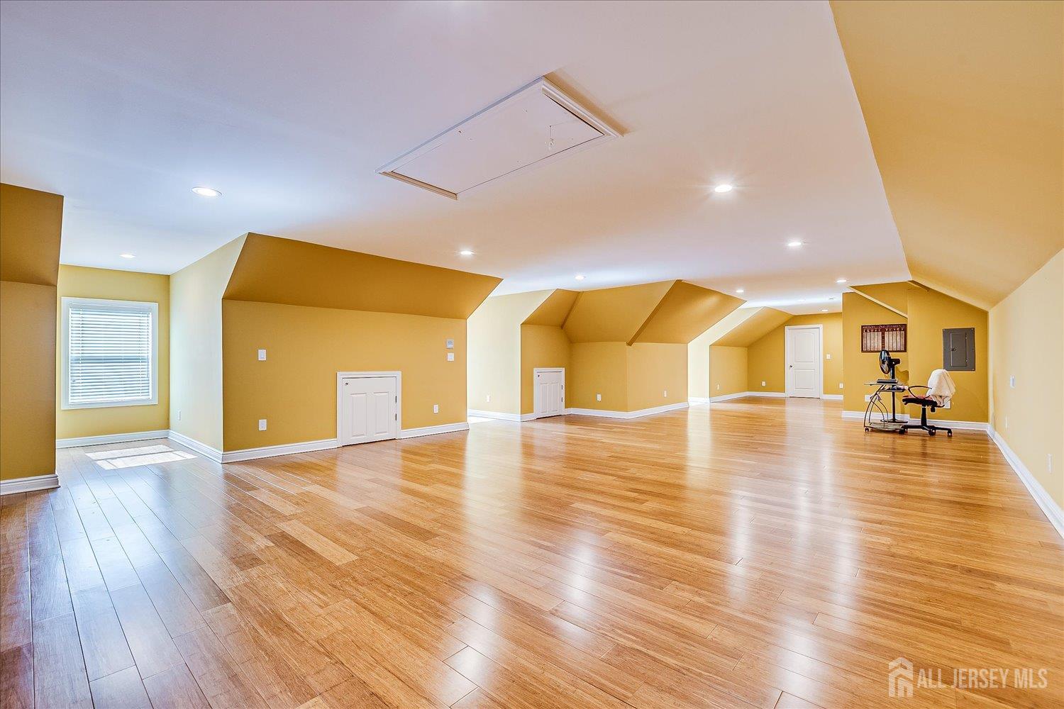 87 Ellmyer Road, Edison, NJ, 08820