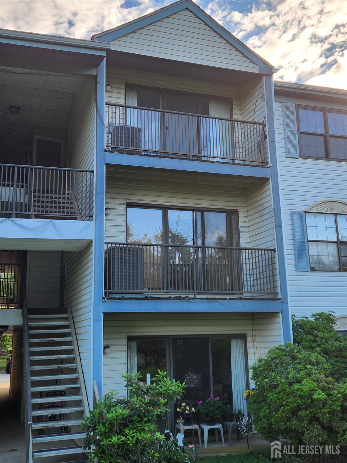 102 Canterbury Court, Piscataway NJ 08854 - View 2