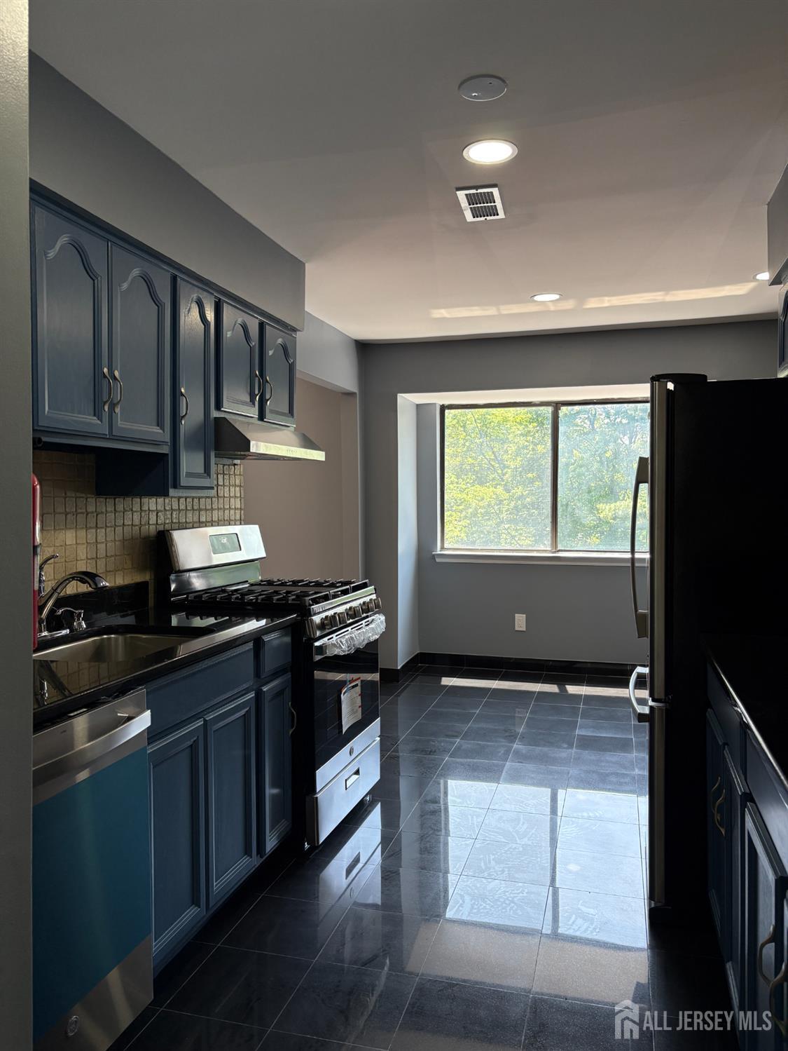 1209 Edison Glen Road, Edison NJ 08873 - View 3