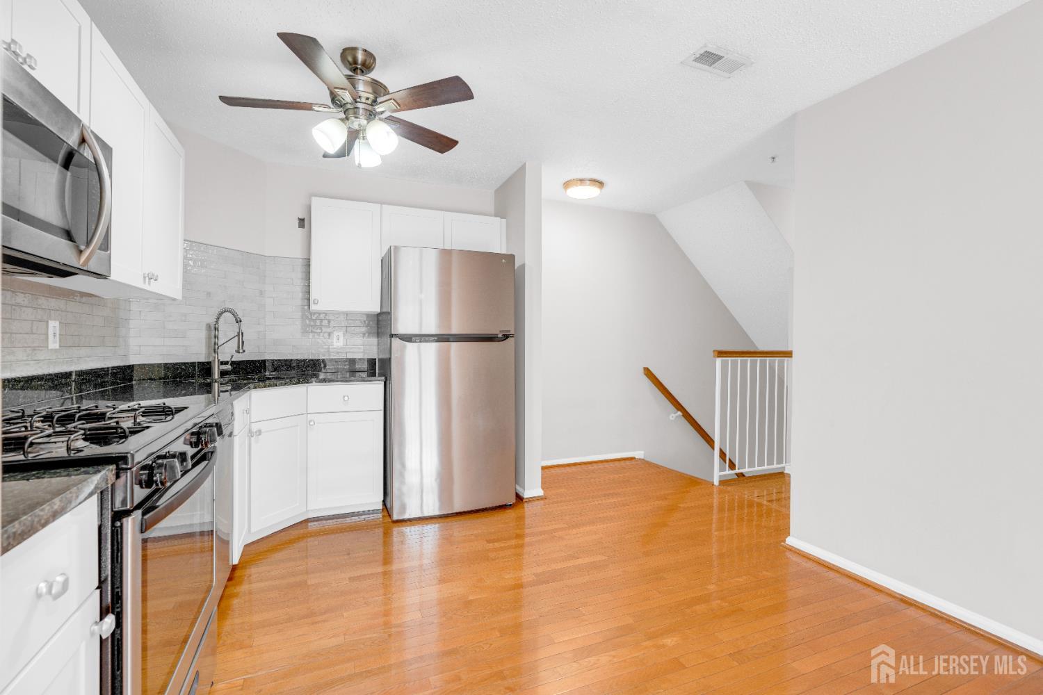 51 Inverness Drive, Edison NJ 08820 - View 4