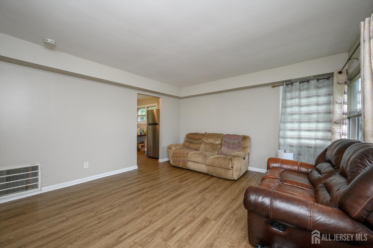 1075 Fireside Avenue, Ewing NJ 08618 - View 4