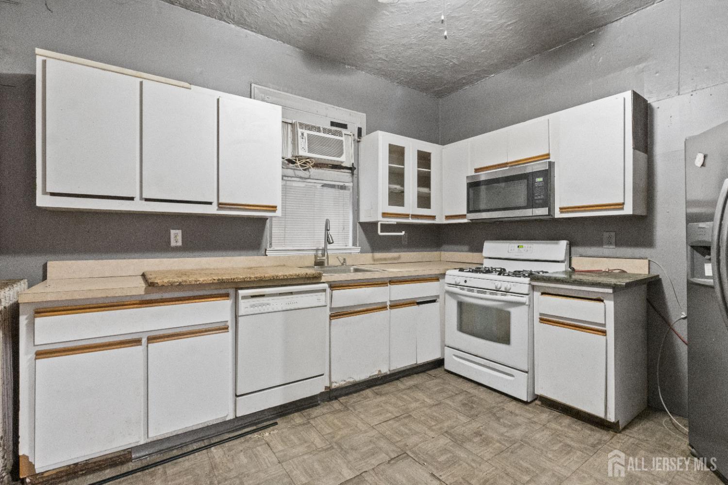 386 High Street, Perth Amboy NJ 08861 - View 5
