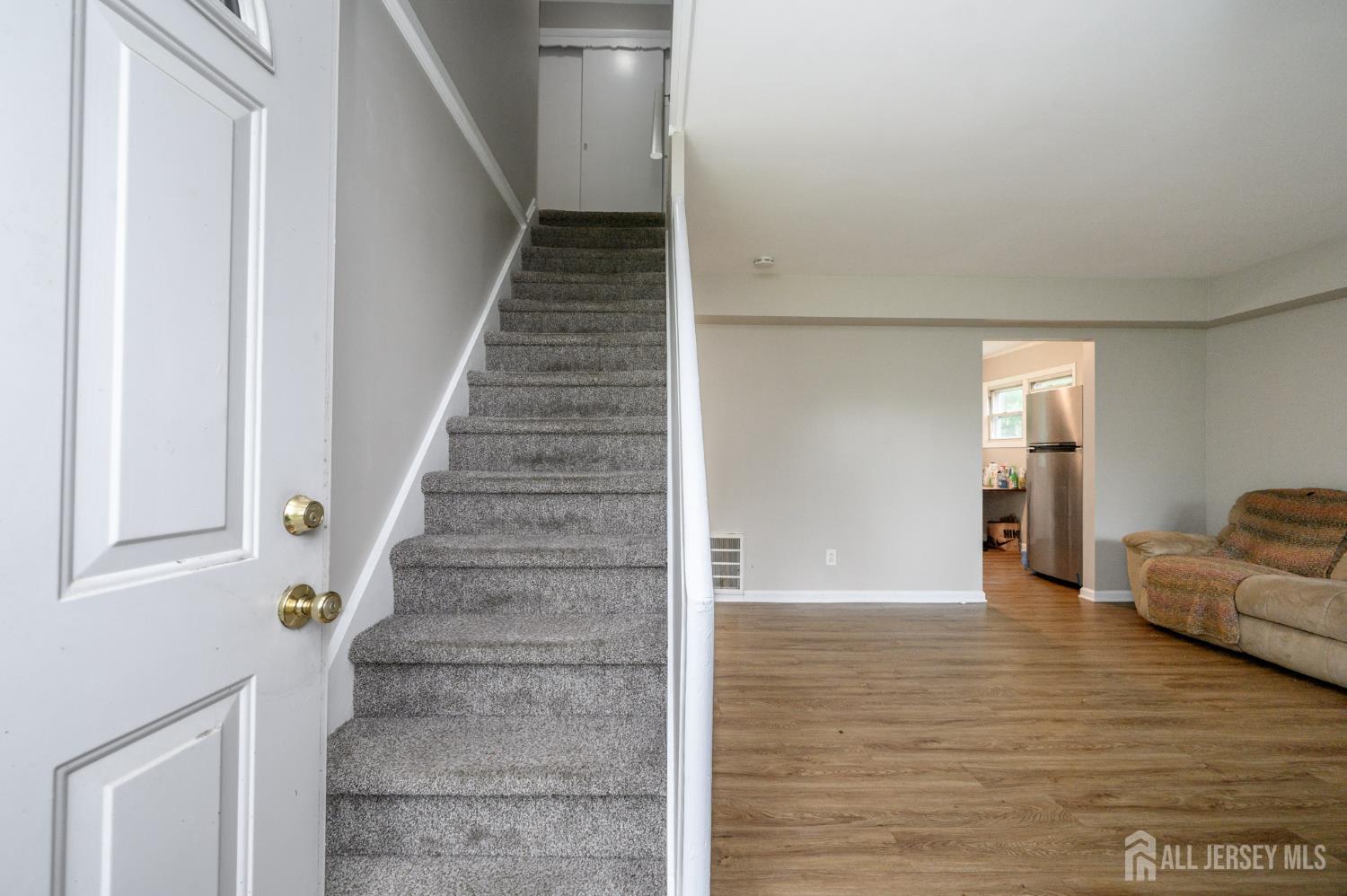 1075 Fireside Avenue, Ewing NJ 08618 - View 3