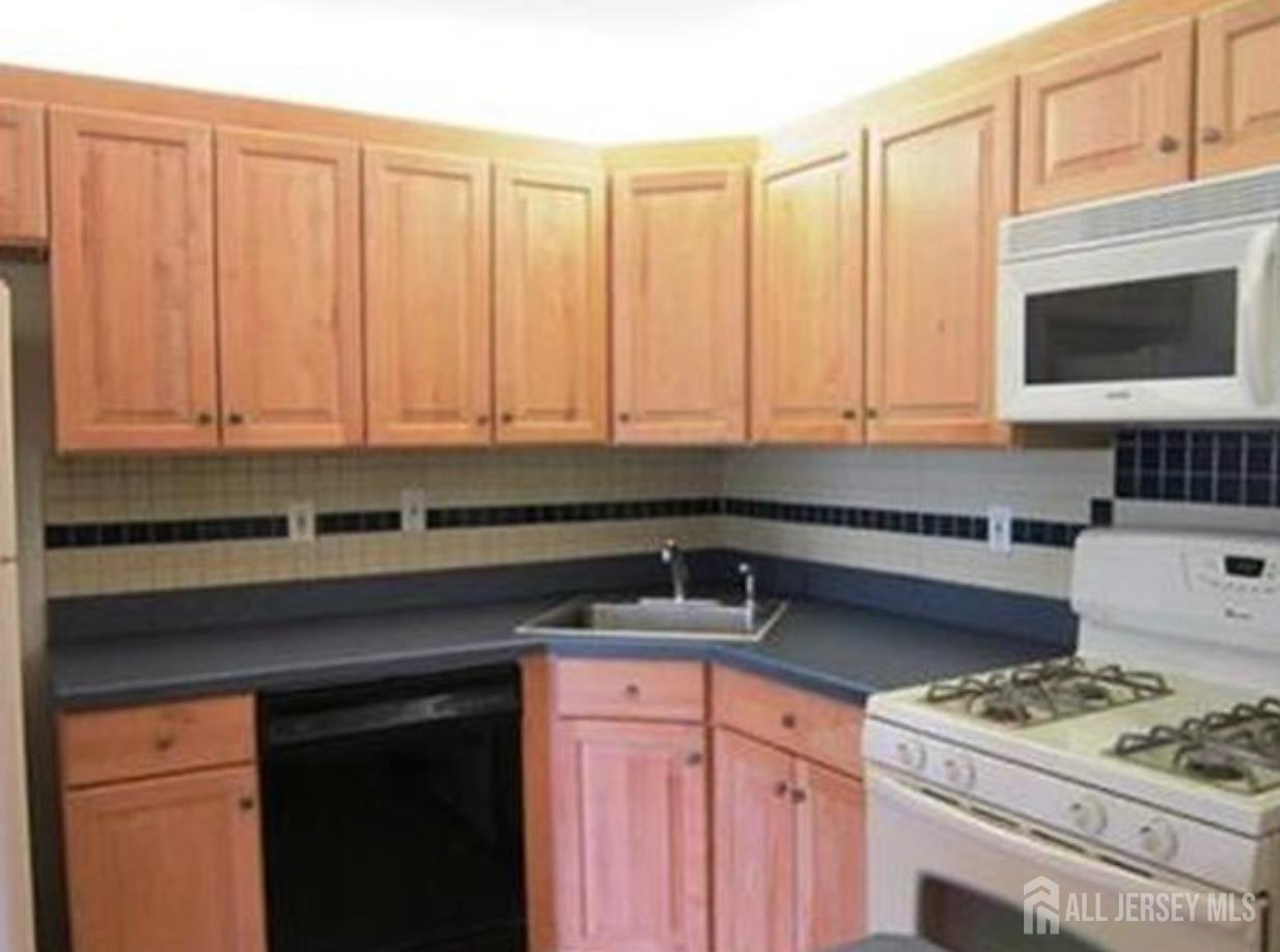 405 Danbury ln Lane, East Brunswick NJ 08816 - View 4
