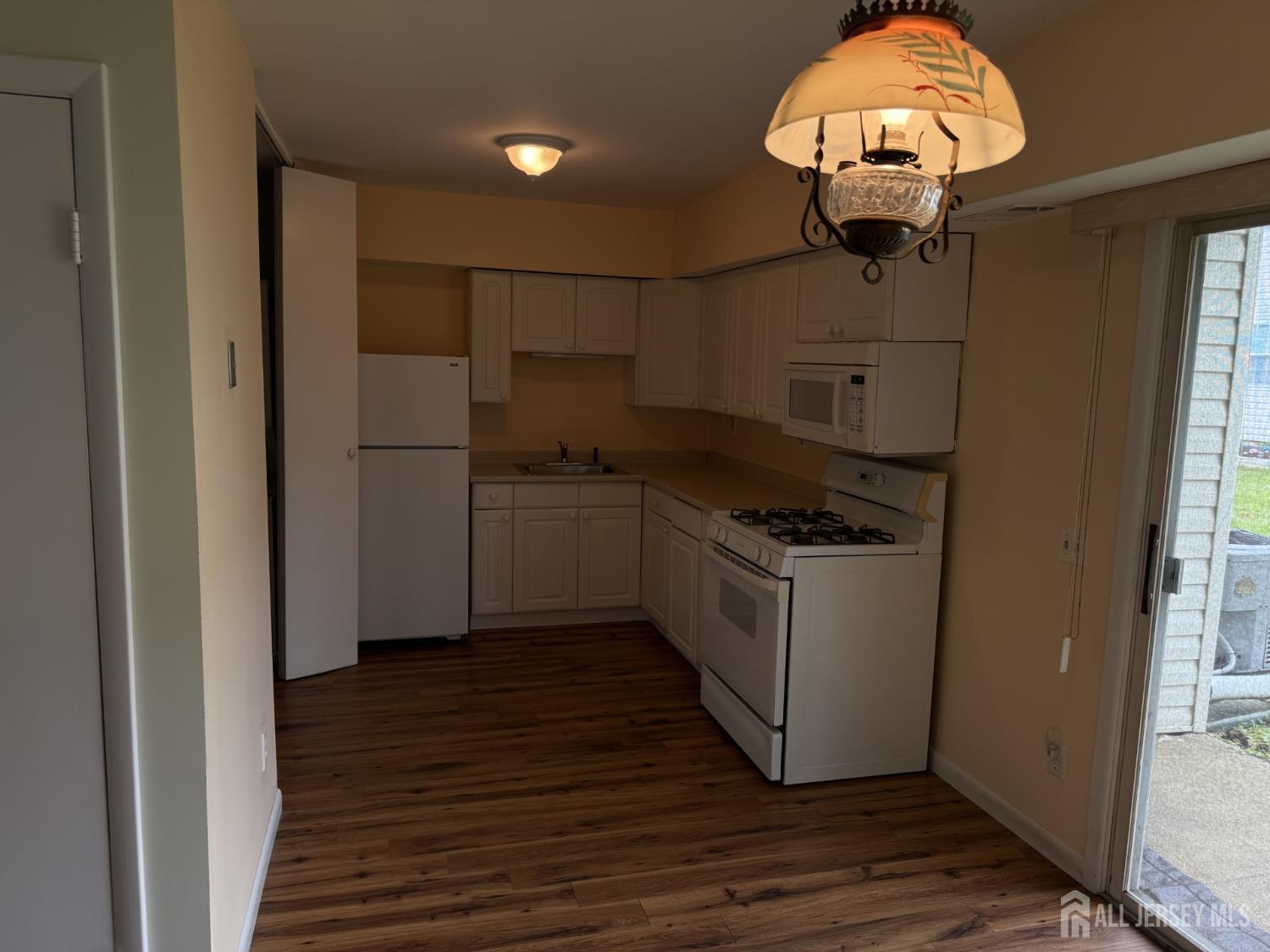 5 Texas Court # B, Old Bridge NJ 07747 - View 3