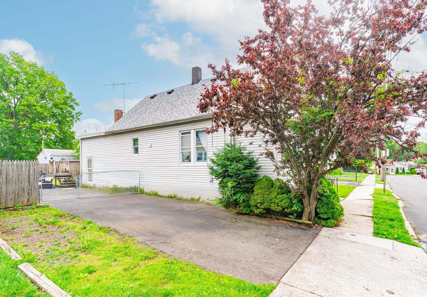 21 Suydam Avenue, Edison NJ 08817 - View 3