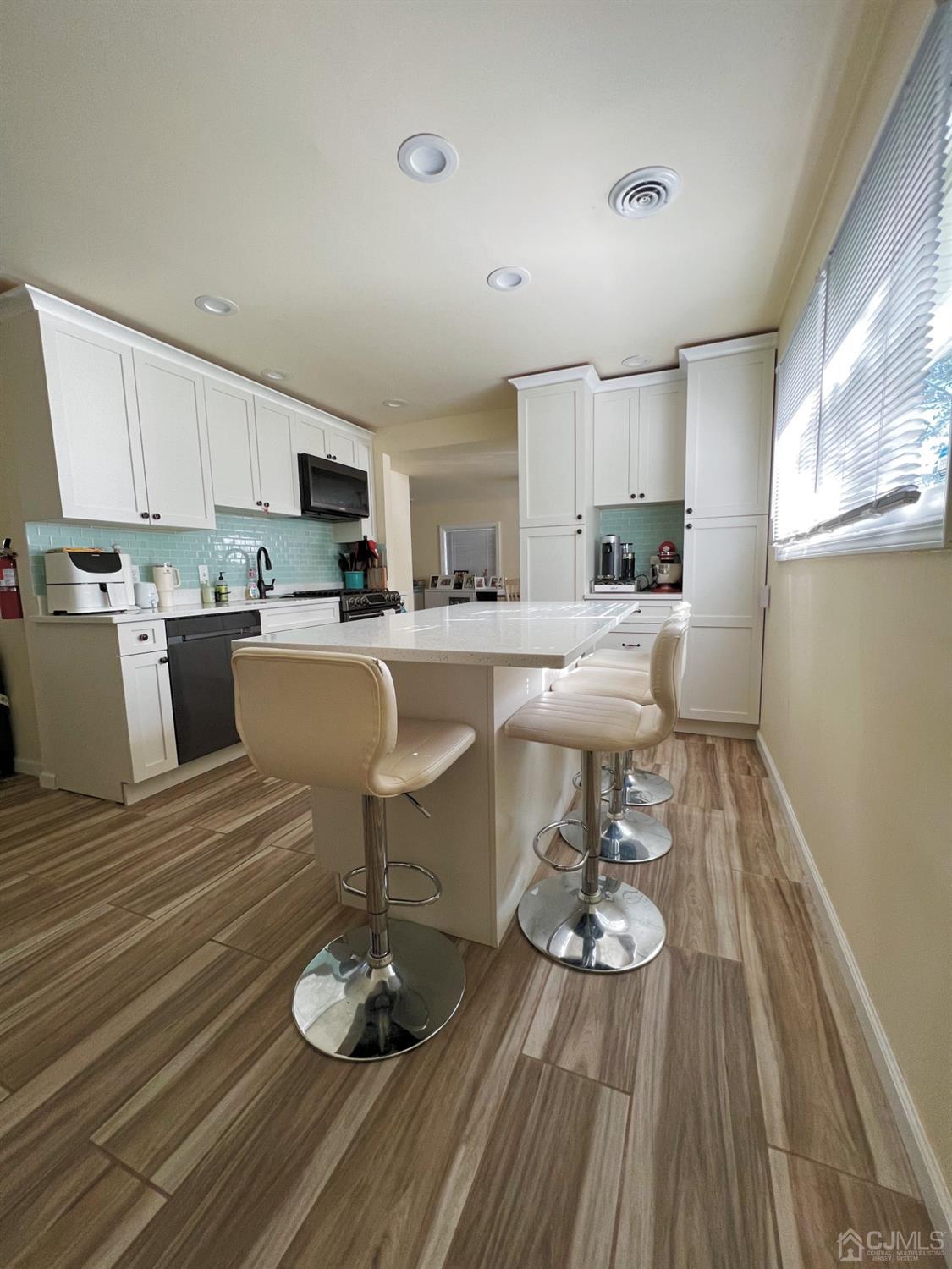 21 RALEIGH Road, Edison NJ 08817 - View 2
