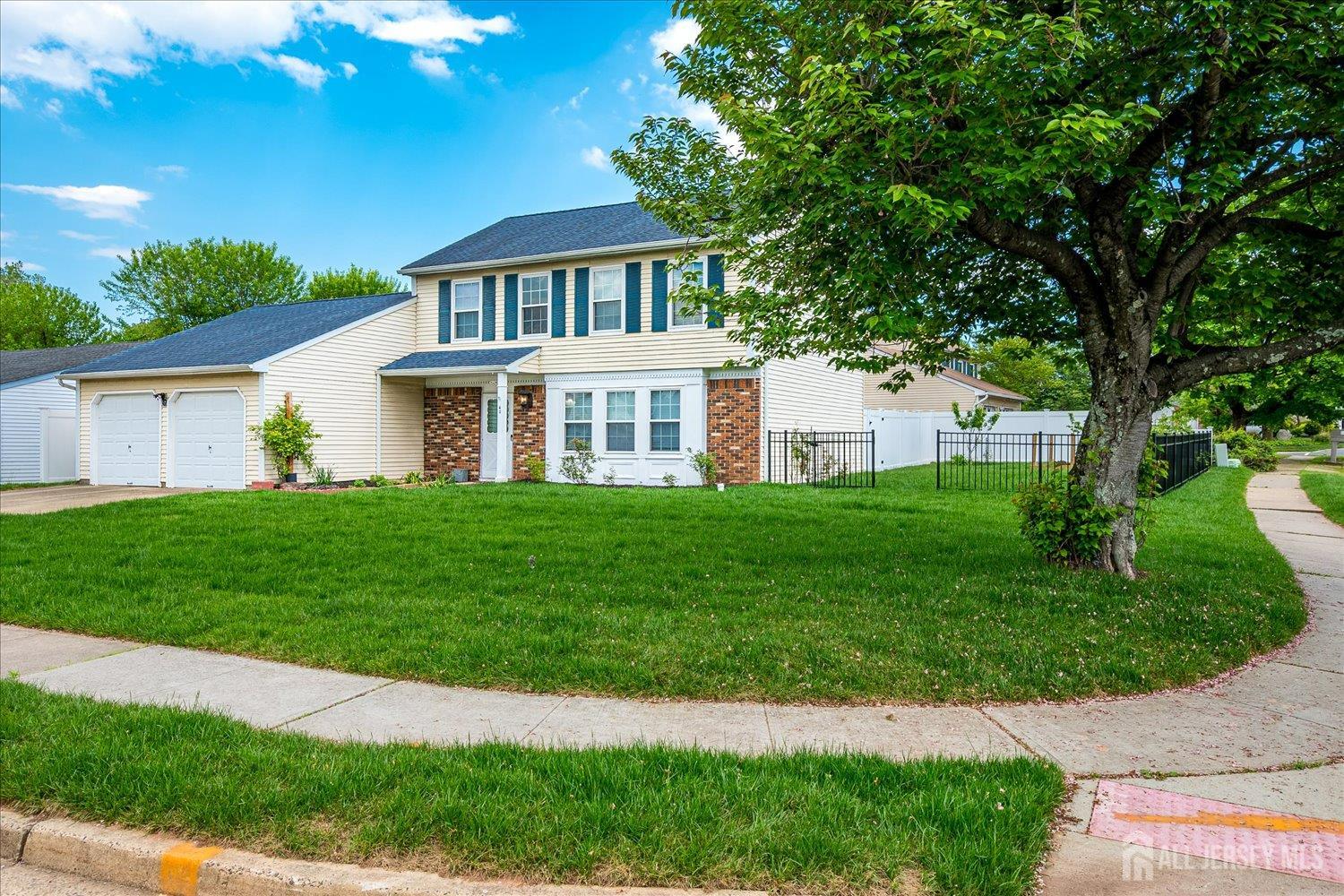 40 Azalea Drive, Edison NJ 08820 - View 3