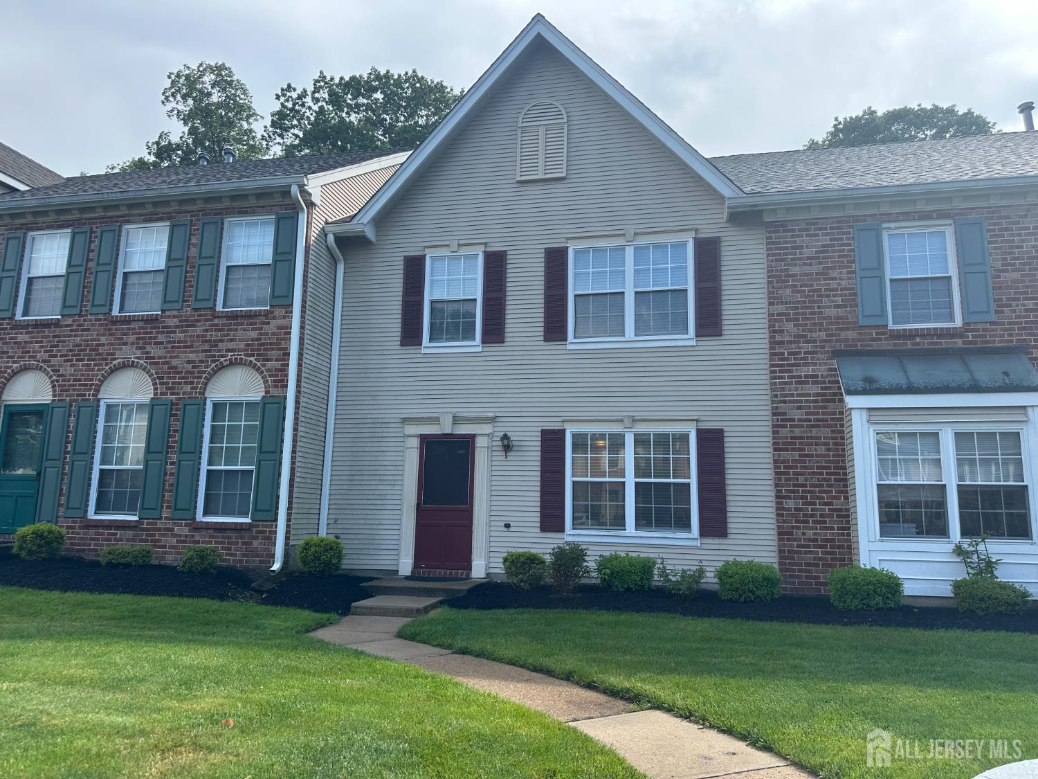 13 Albury Way, North Brunswick NJ 08902 - View 3