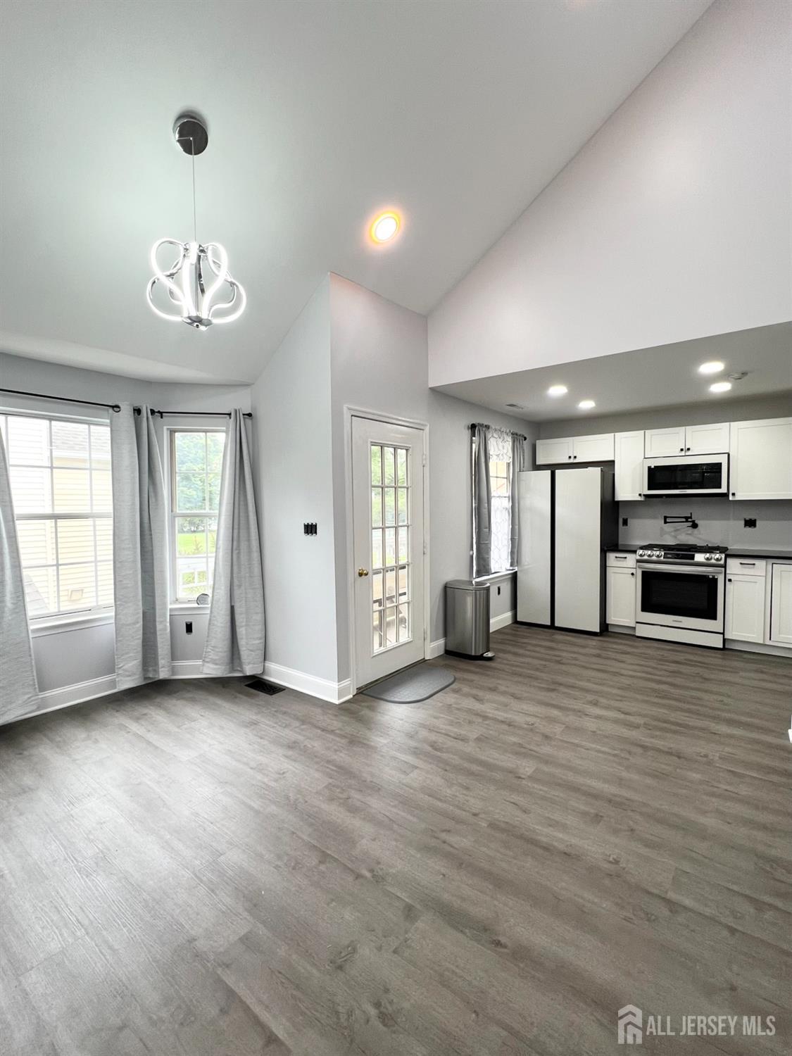 7 Powell Court, Hightstown NJ 08520 - View 2