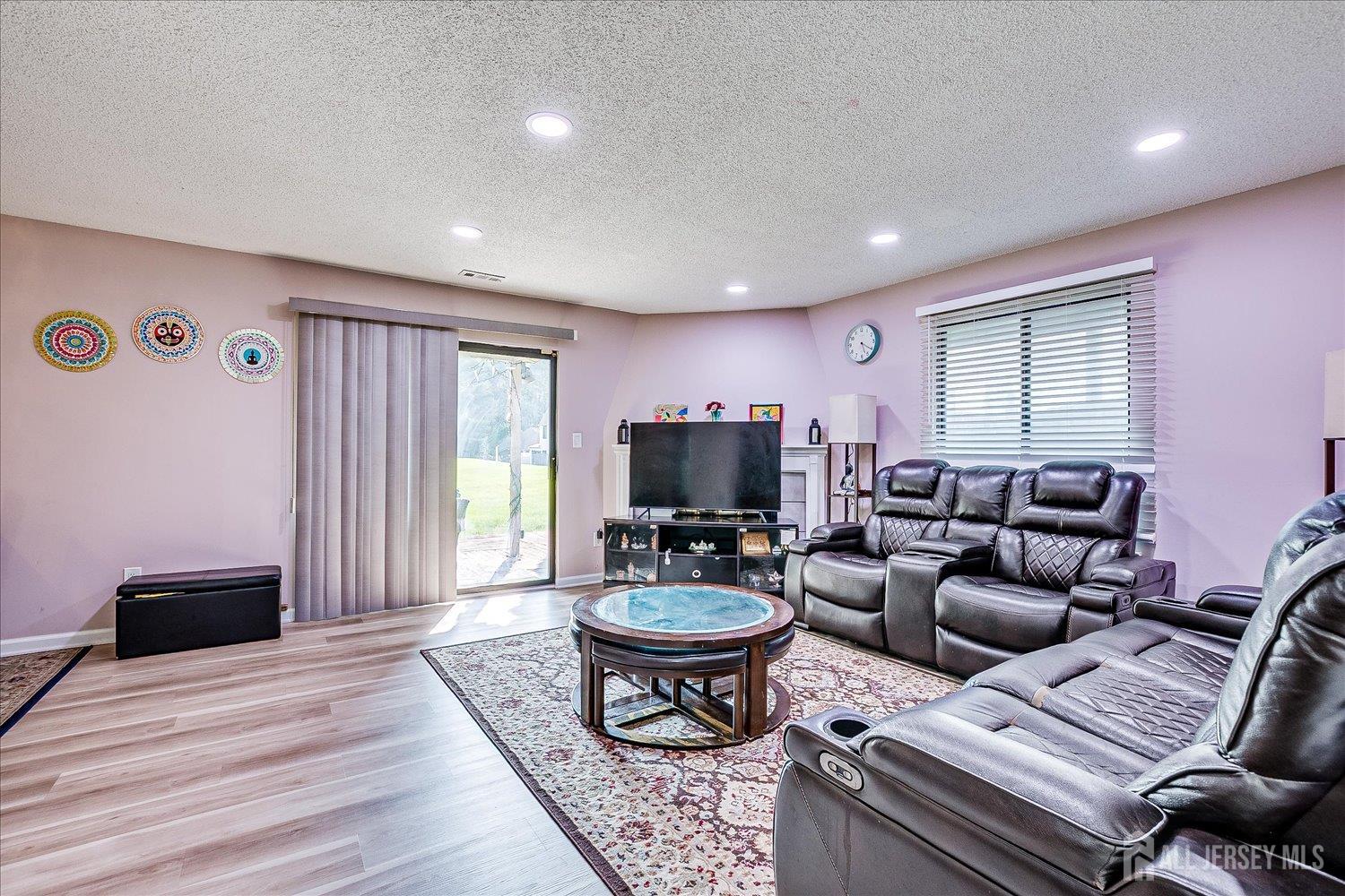 19 Carriage Place, Edison NJ 08820 - View 4