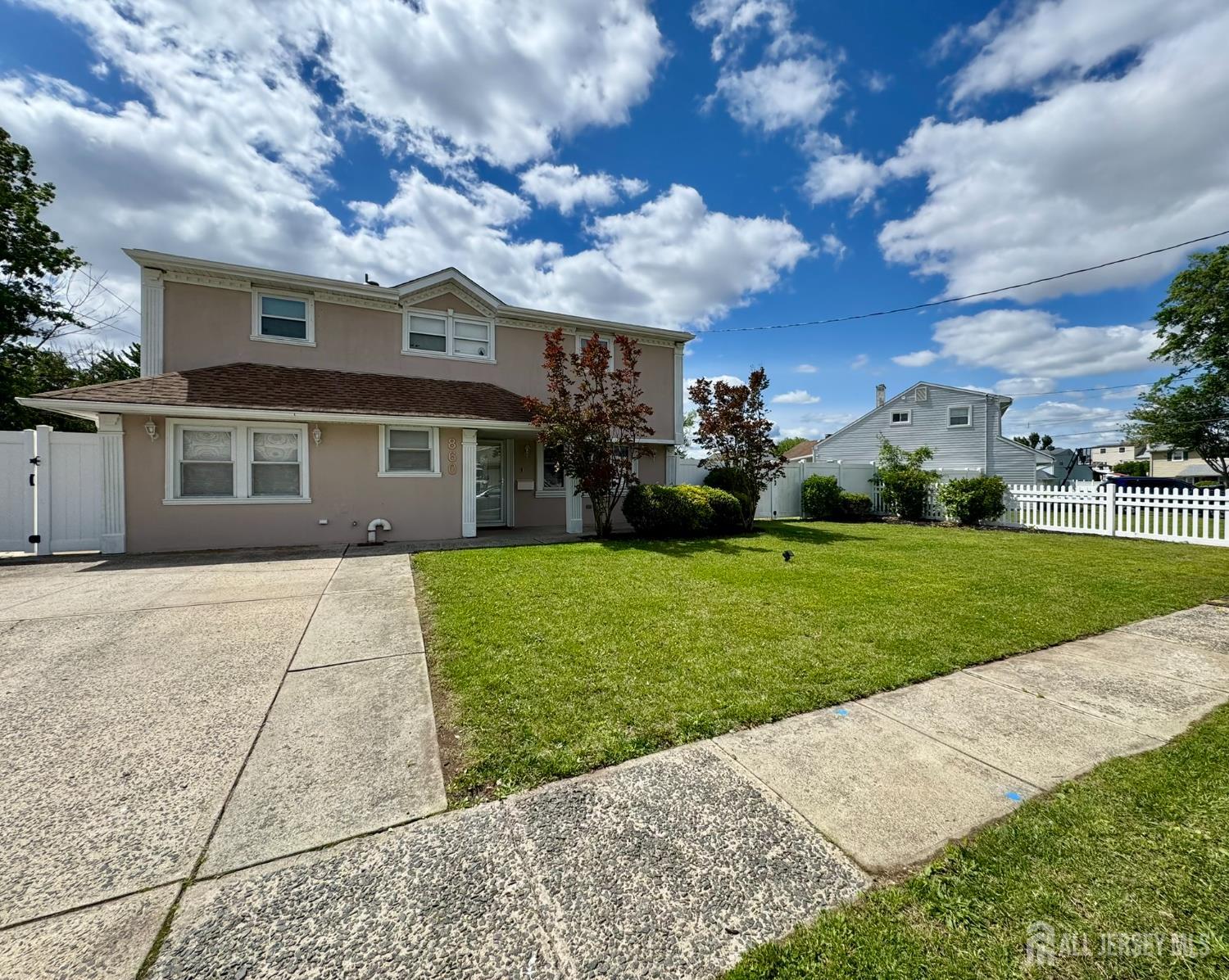 860 Barry Avenue, Perth Amboy NJ 08861 - View 2