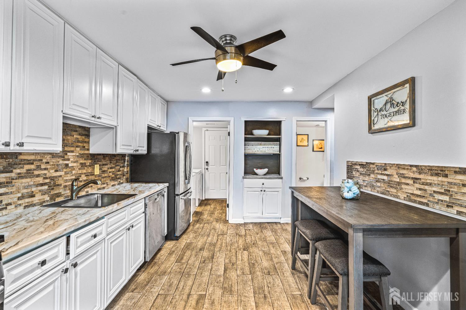 215 Kingsberry Drive, Franklin Twsp NJ 08873 - View 4