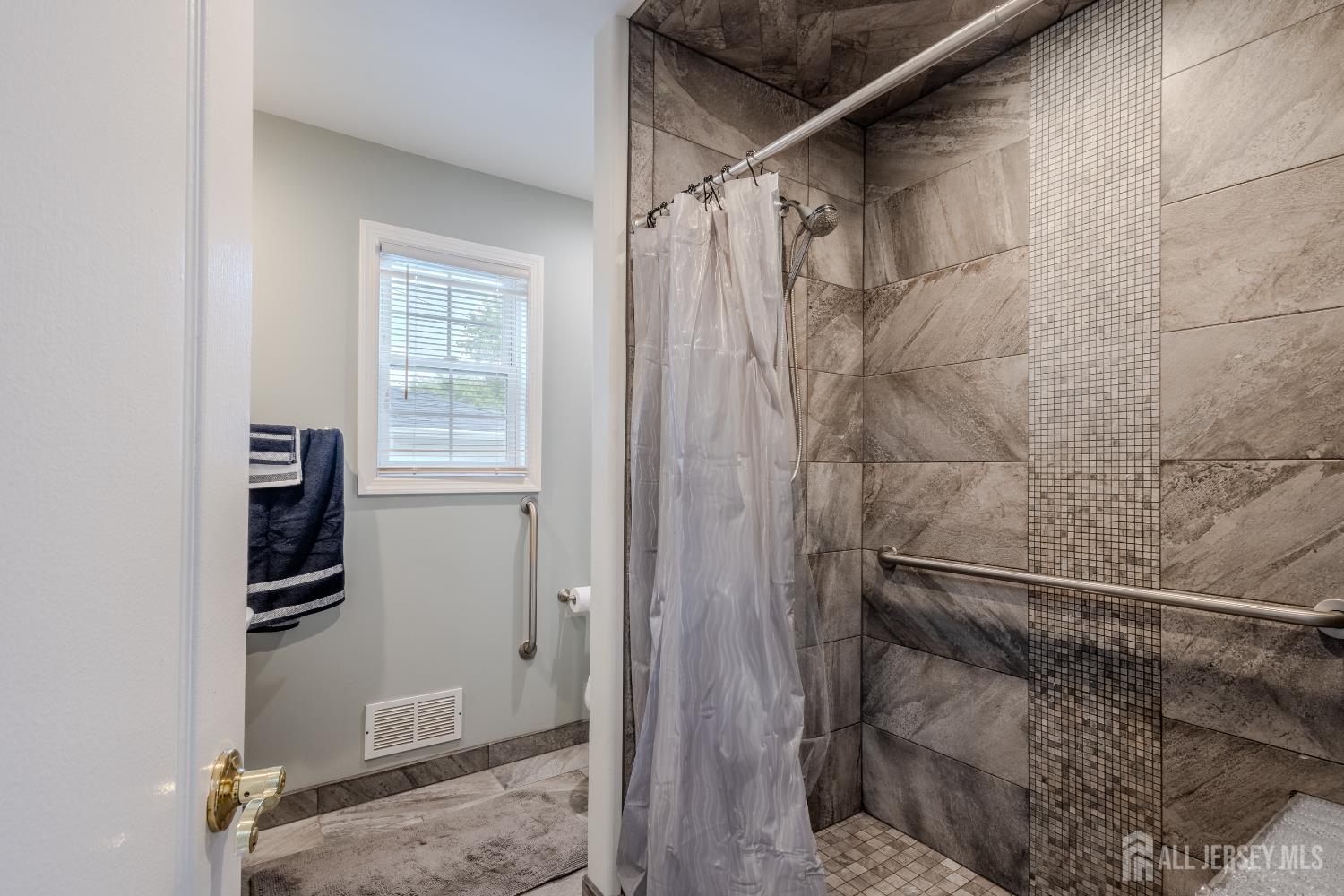 250 Whittier Avenue, Dunellen NJ 08812 - View 4