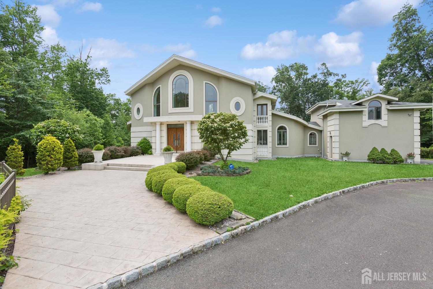 27 mare haven Court, North Brunswick NJ 08902 - View 4