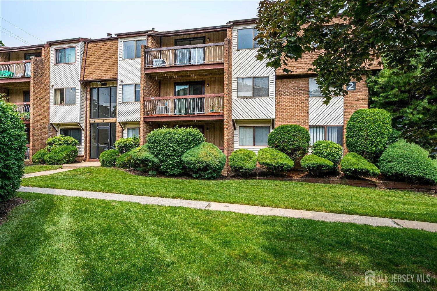223 Edison Glen Terrace, Edison NJ 08837 - View 2