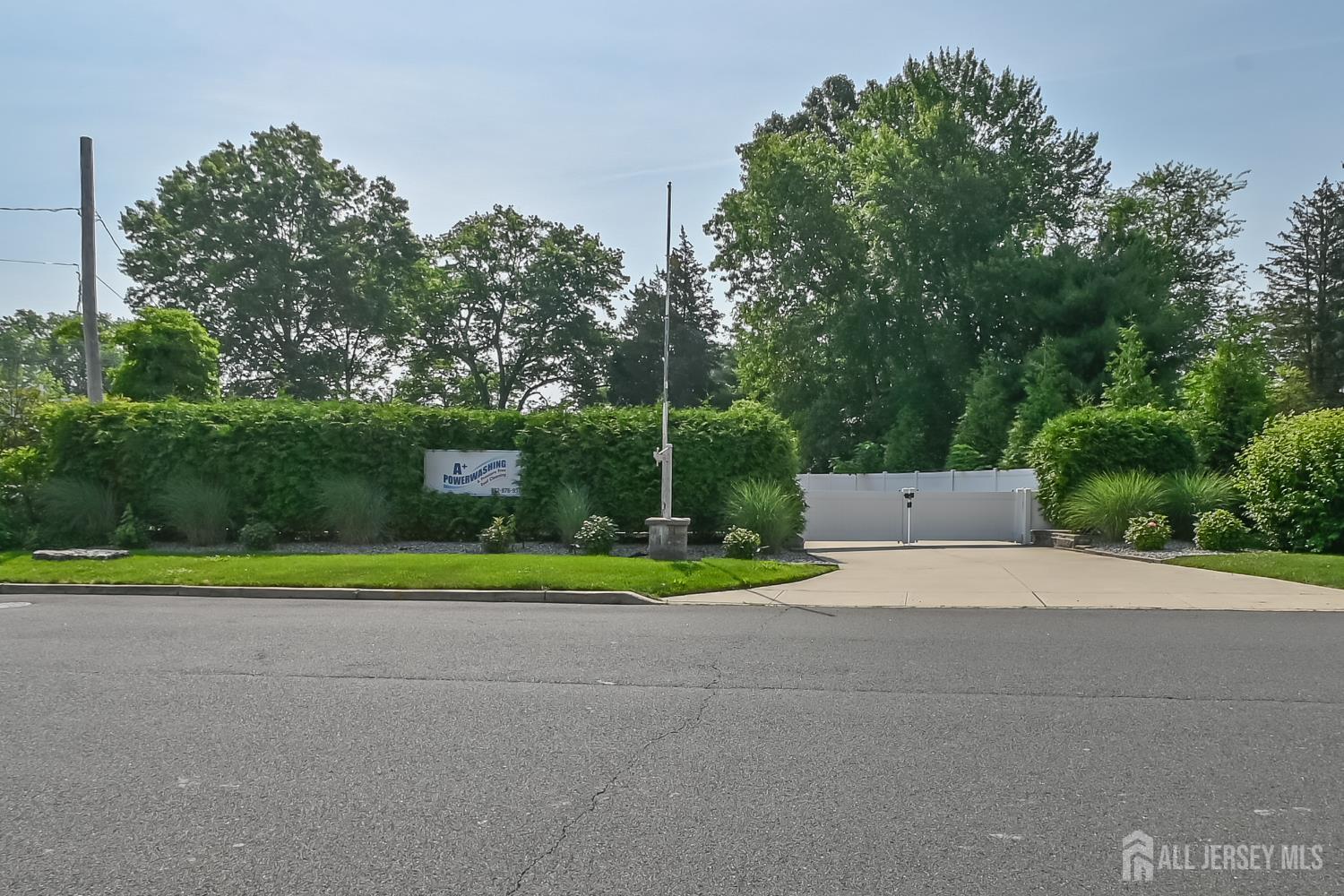 33 Bordentown Turnpike, Jamesburg NJ 08831 - View 2