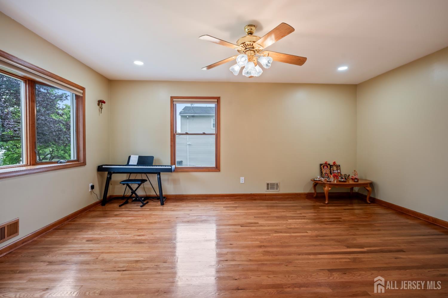 16 London Drive, East Brunswick NJ 08816 - View 5