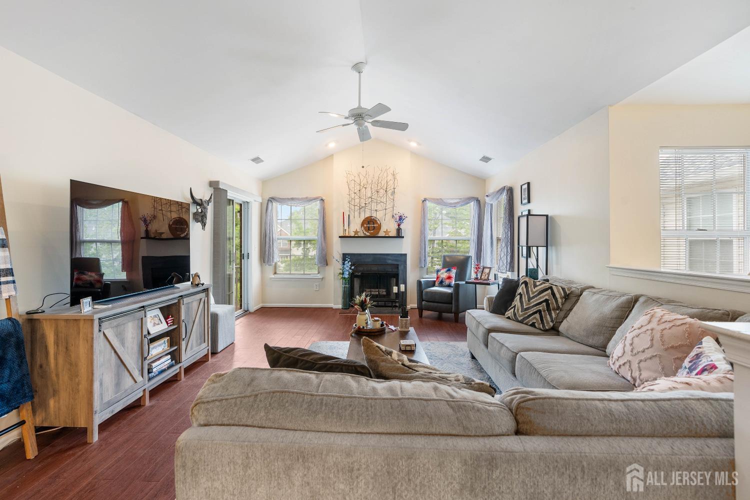 278 Vasser Drive, Piscataway NJ 08854 - View 3