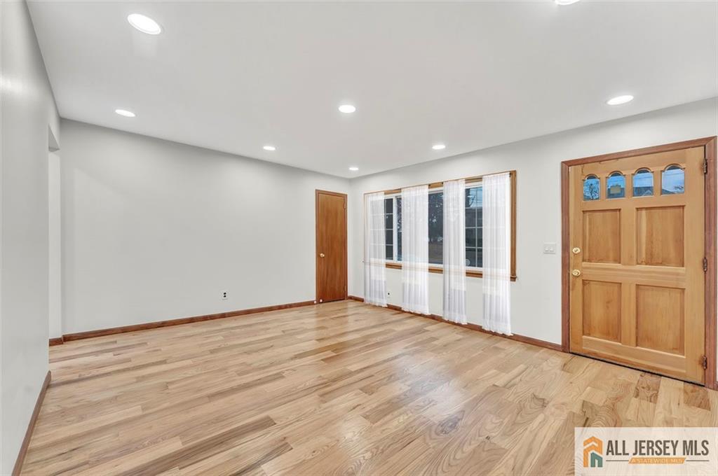 440 East Avenue, Sewaren NJ 07077 - View 5