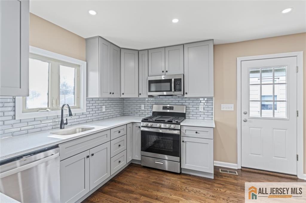 114 Holly Street, Port Reading NJ 07064 - View 4