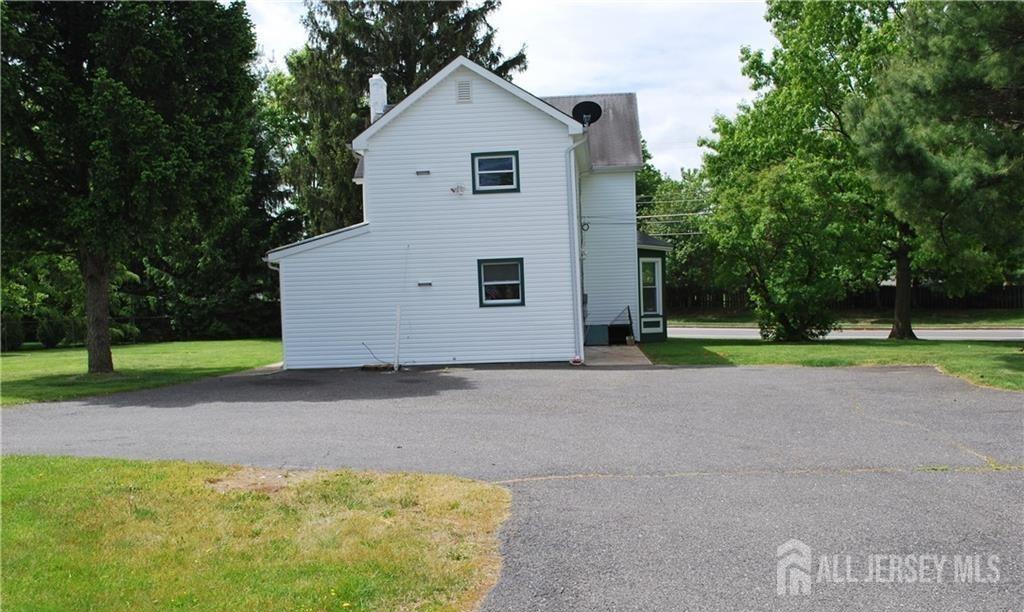 472 Buckelew Avenue, Monroe NJ 08831 - View 2