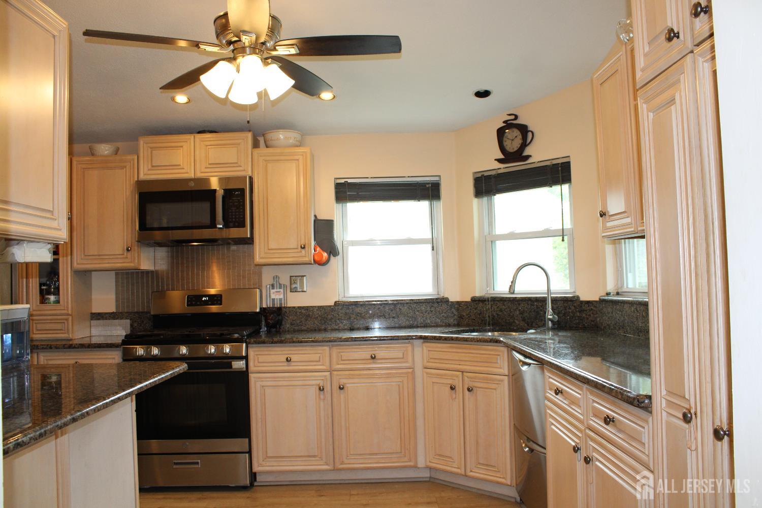 19 Twain Road, North Brunswick NJ 08902 - View 4