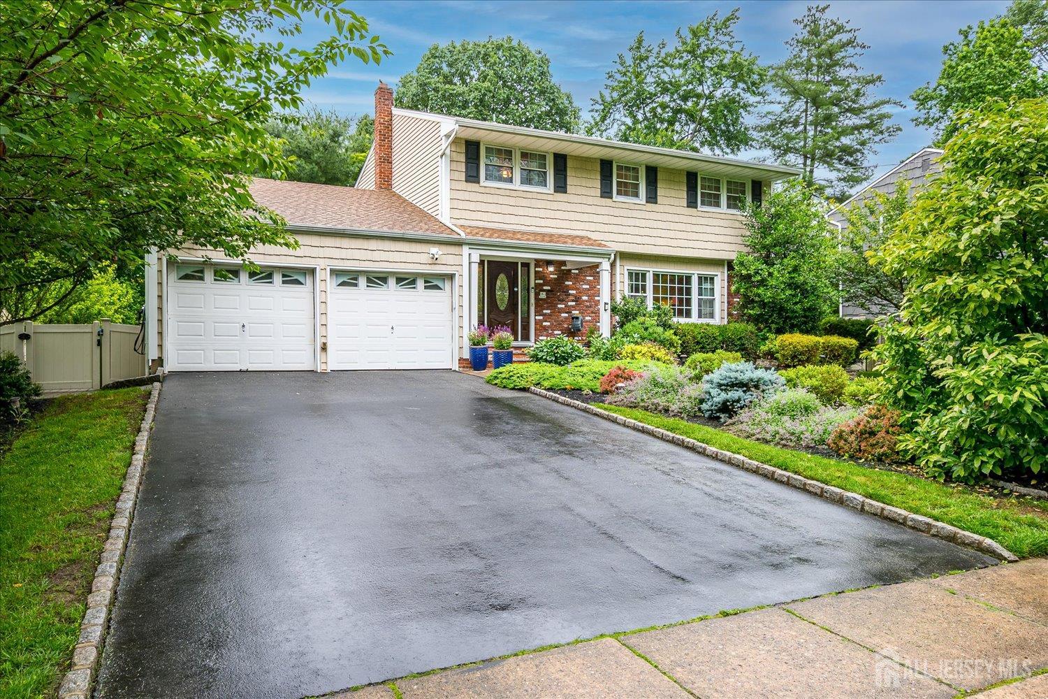 10 Dellview Drive, Edison NJ 08820 - View 3
