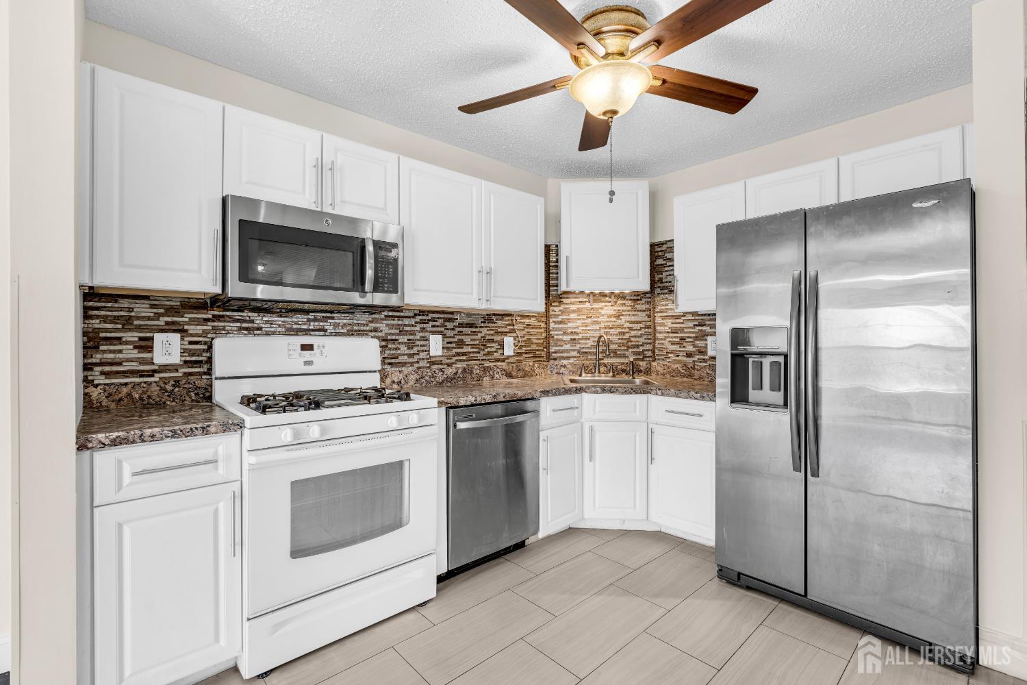 46 Prestwick Way, Edison NJ 08820 - View 3