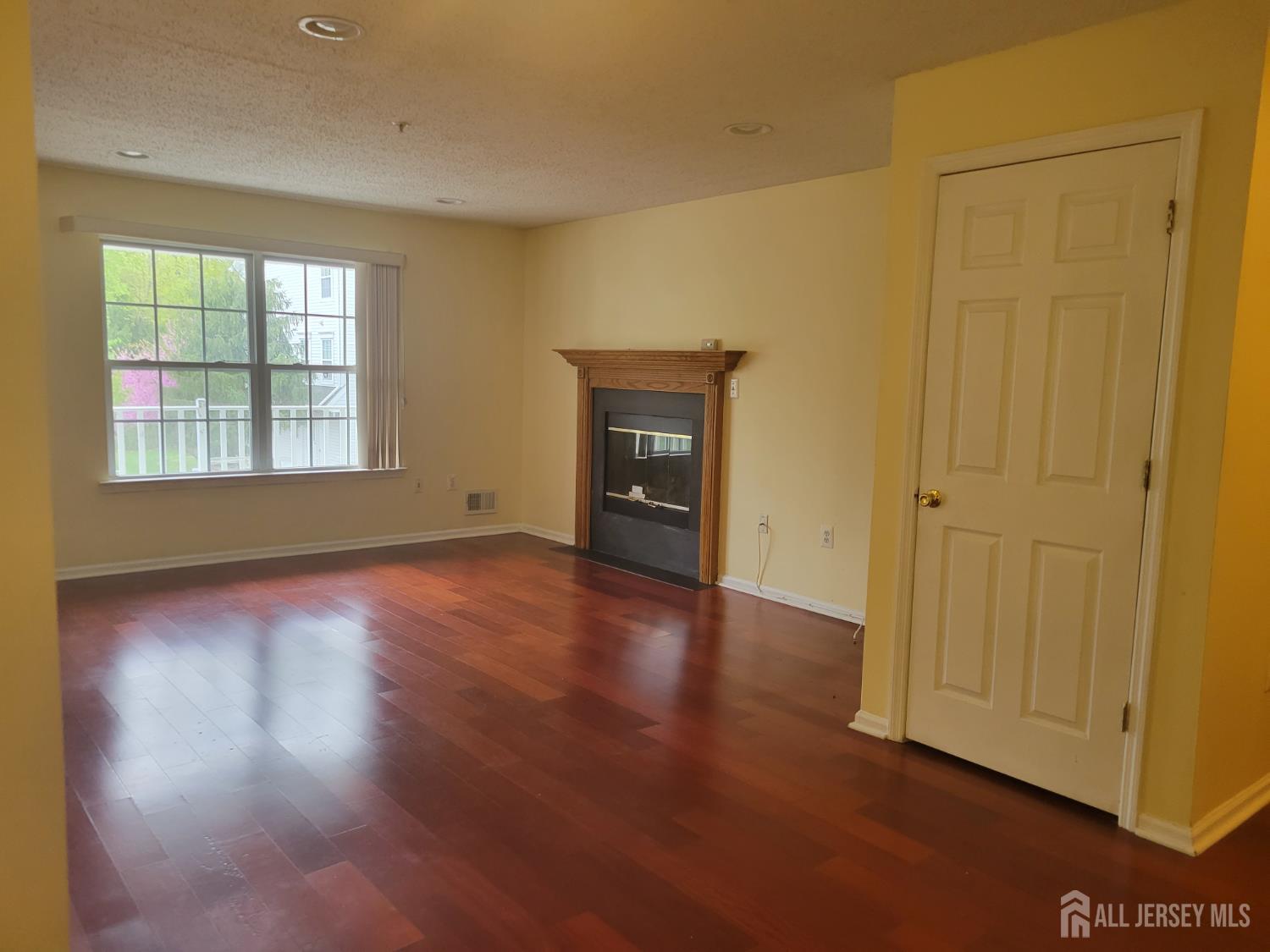 68 Prestwick Way, Edison NJ 08820 - View 2