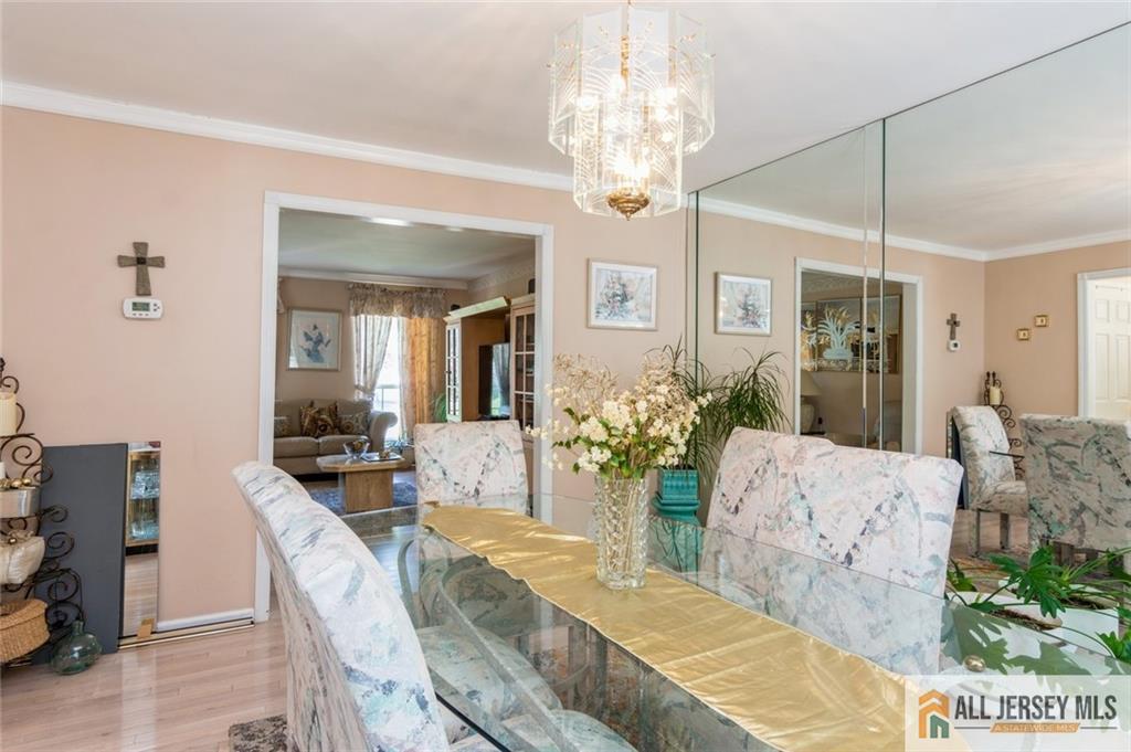 17 Alexis Lane, Edison NJ 08820 - View 5