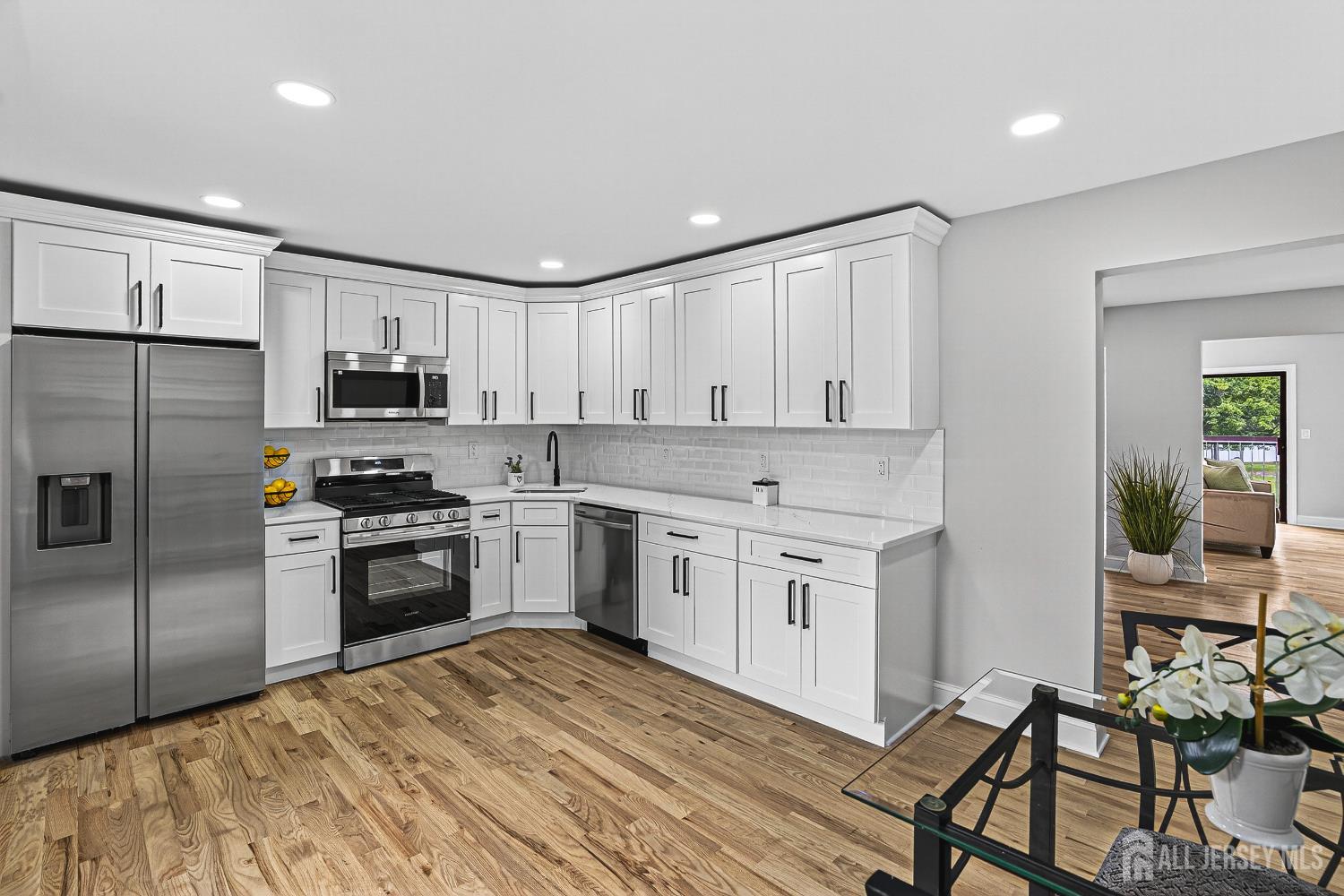 5902 N Oaks Boulevard N, North Brunswick NJ 08902 - View 4