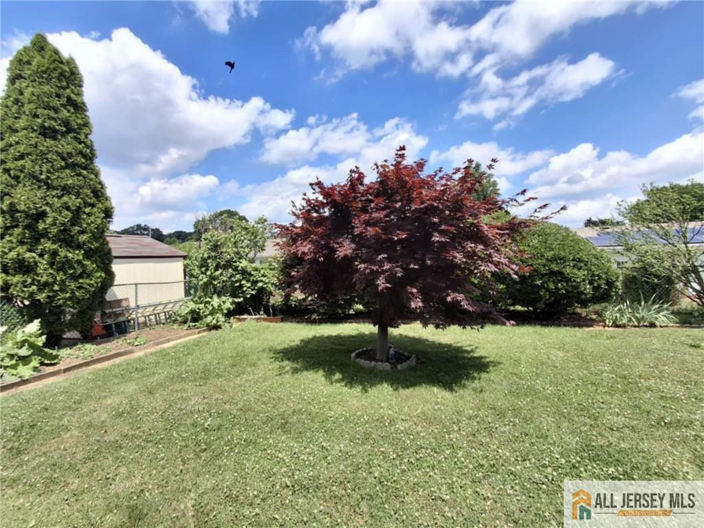 85 Pinetree Drive, Sayreville NJ 08859 - View 2