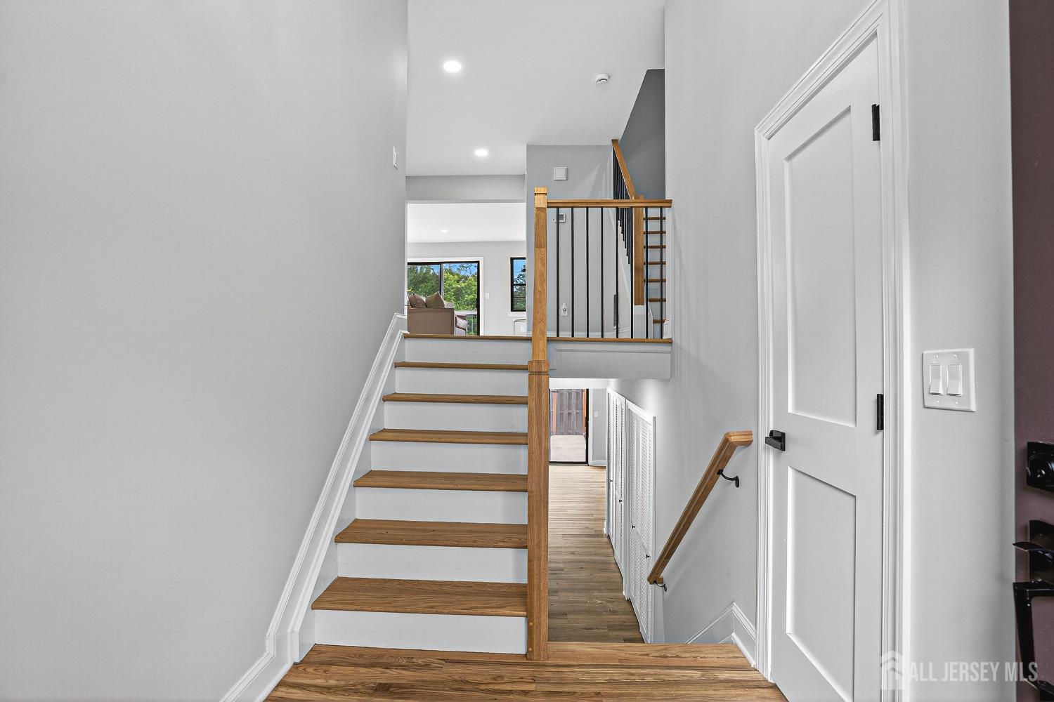 5902 N Oaks Boulevard N, North Brunswick NJ 08902 - View 2