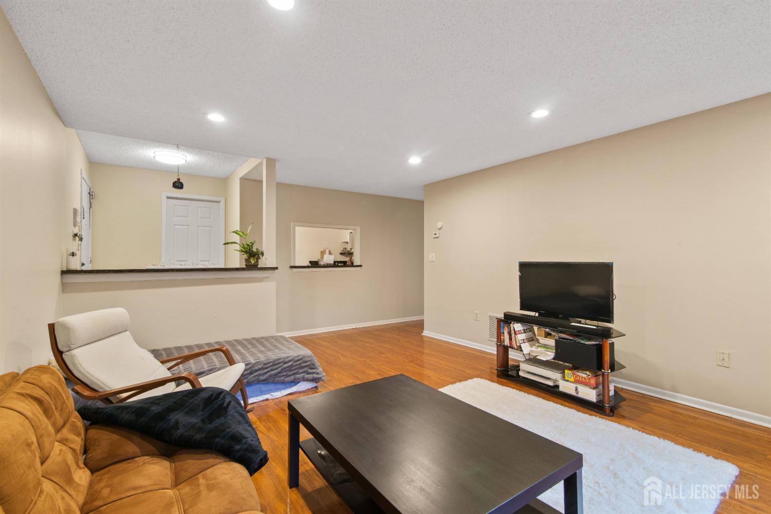 320 Willowbrook Drive, North Brunswick NJ 08902 - View 4
