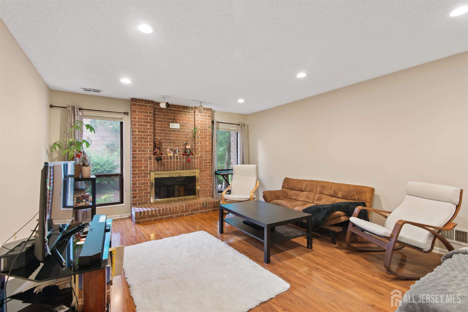 320 Willowbrook Drive, North Brunswick NJ 08902 - View 2