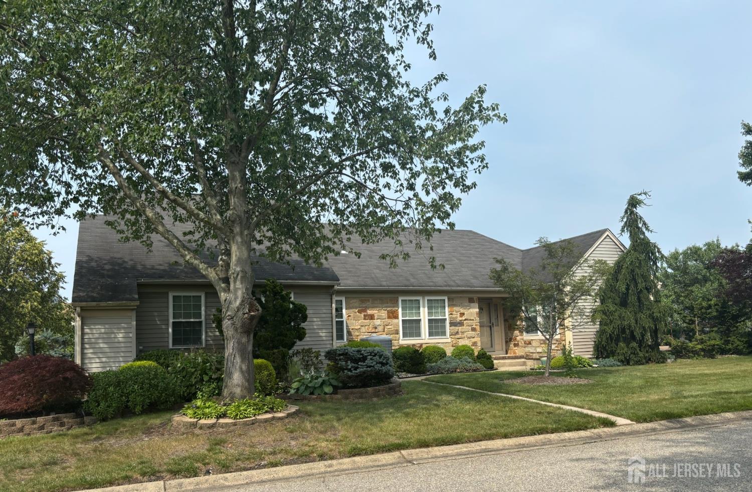13 John Hancock Drive, Monroe NJ 08831 - View 2