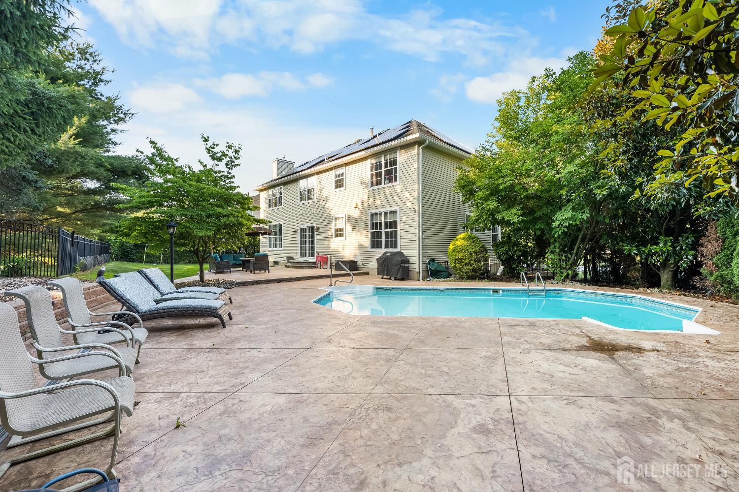 Photo of 16 Moorland Boulevard