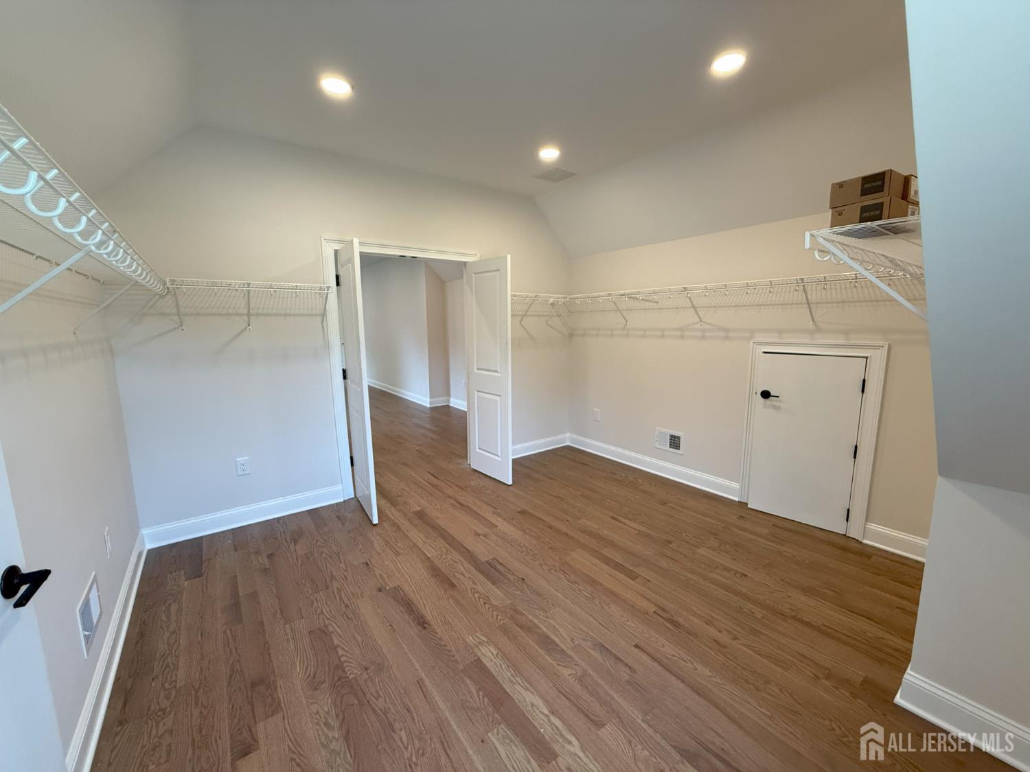 2 Joye, South Brunswick, NJ, 08852