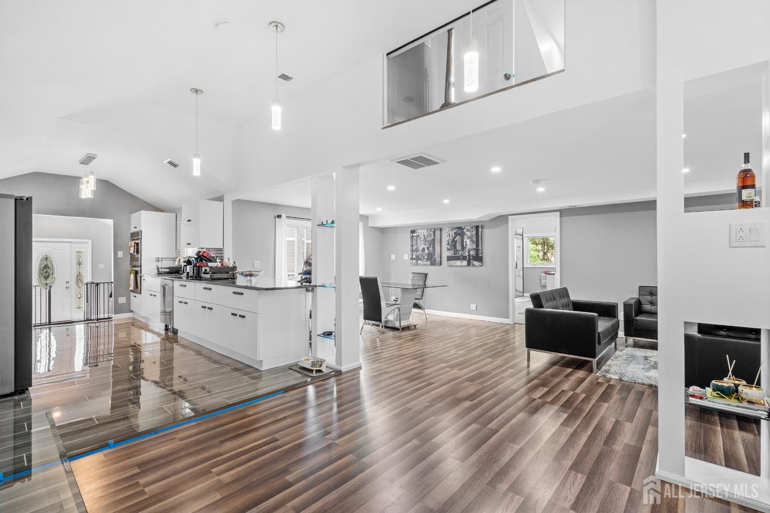 6 Kates, Mount Holly, NJ, 08060