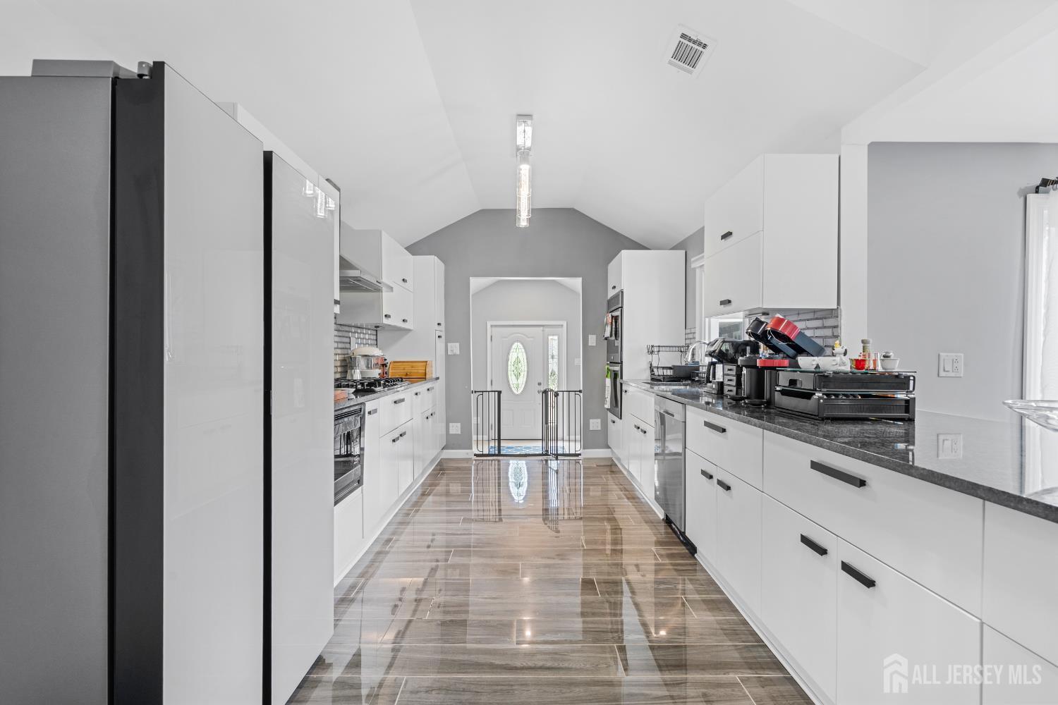 6 Kates, Mount Holly, NJ, 08060