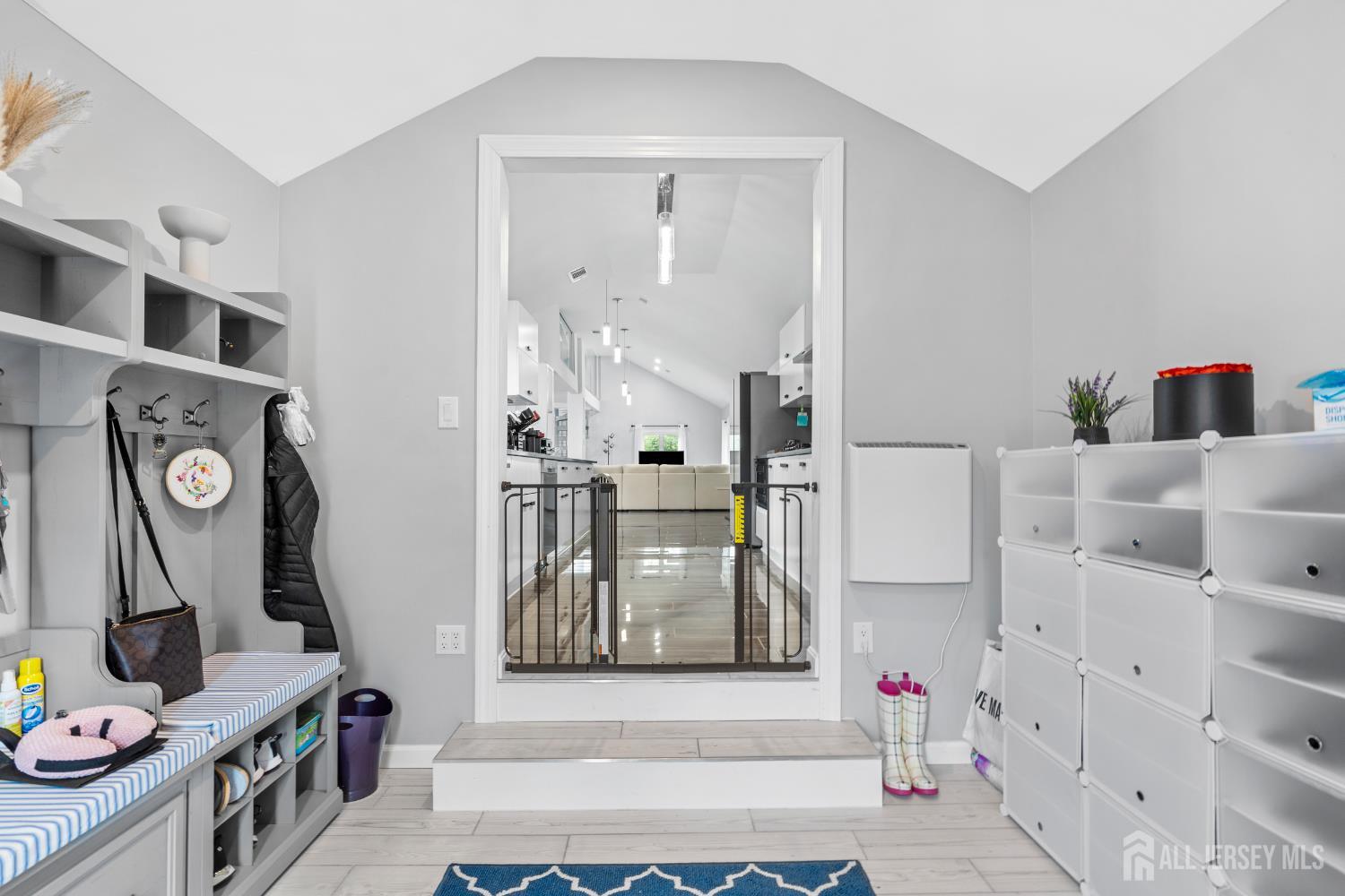 6 Kates, Mount Holly, NJ, 08060