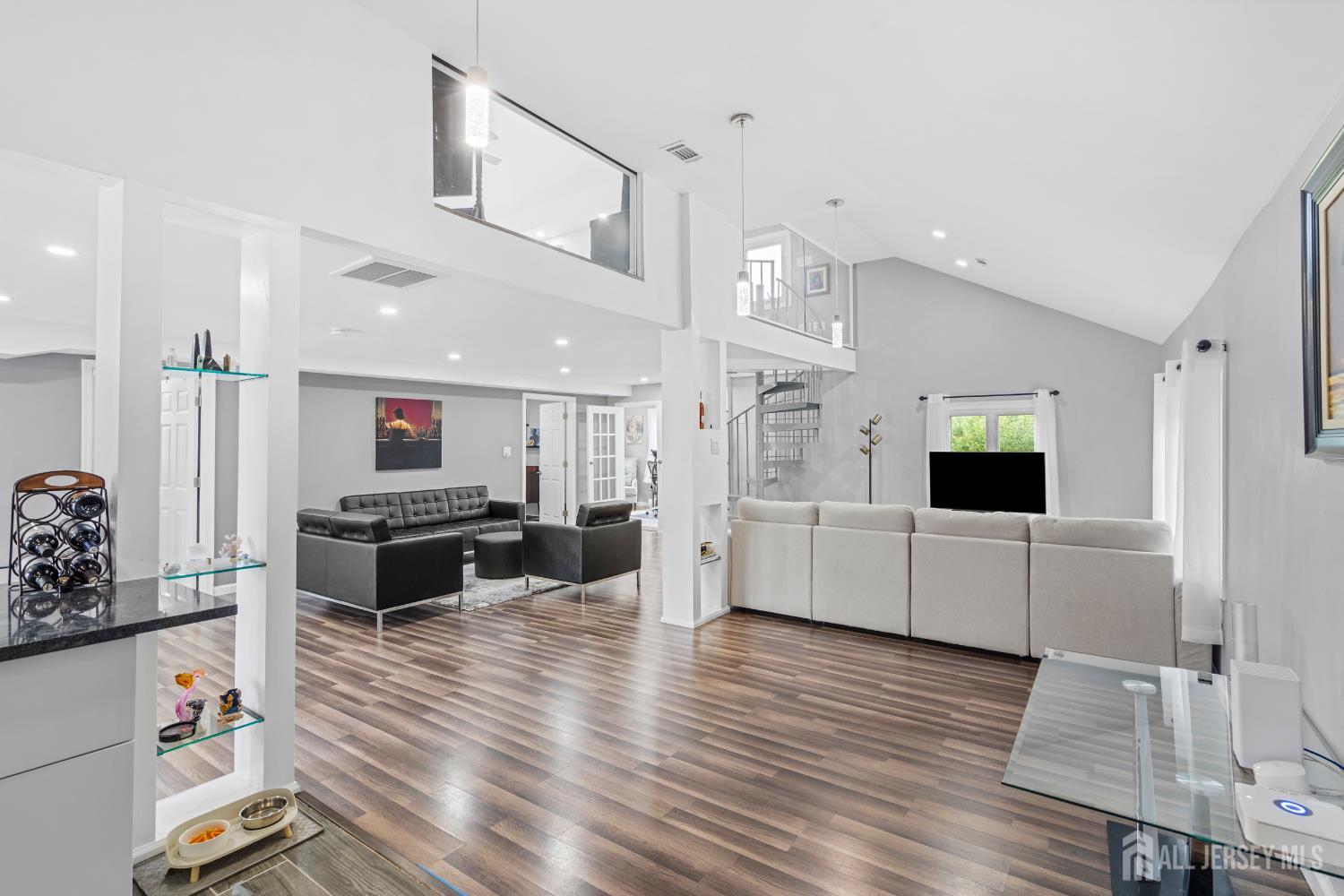 6 Kates, Mount Holly, NJ, 08060