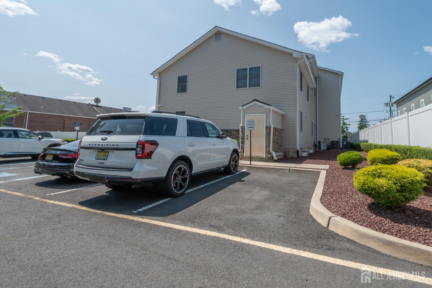 15-17 E Railroad, Jamesburg, NJ, 08831