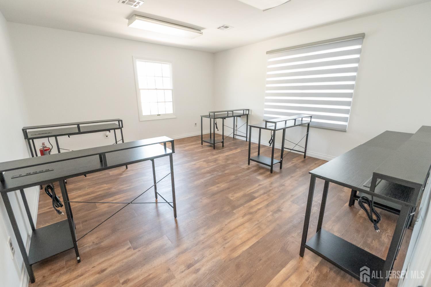 15-17 E Railroad, Jamesburg, NJ, 08831